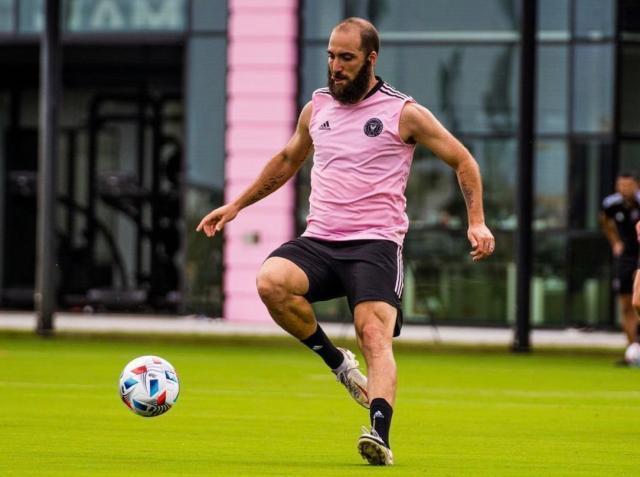 伊瓜因在哪支俱乐部?最新动态是什么?