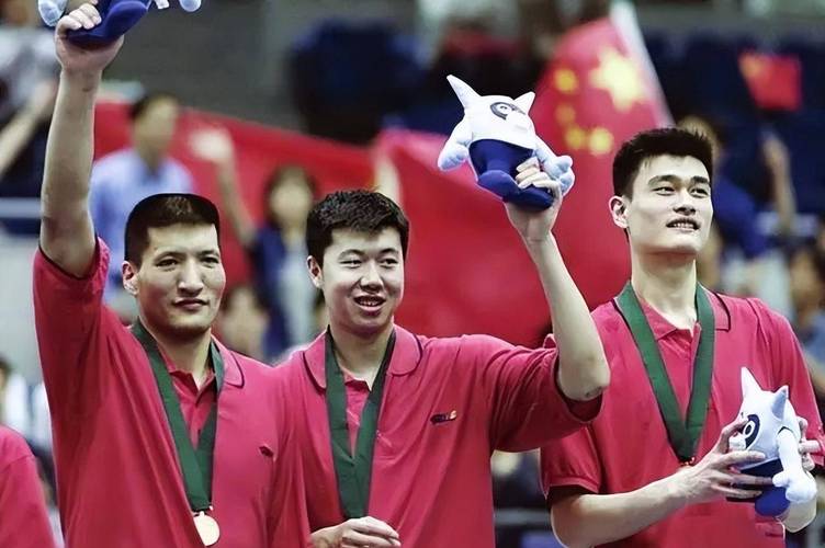 王治郅与加索尔身高之谜：究竟谁更高？