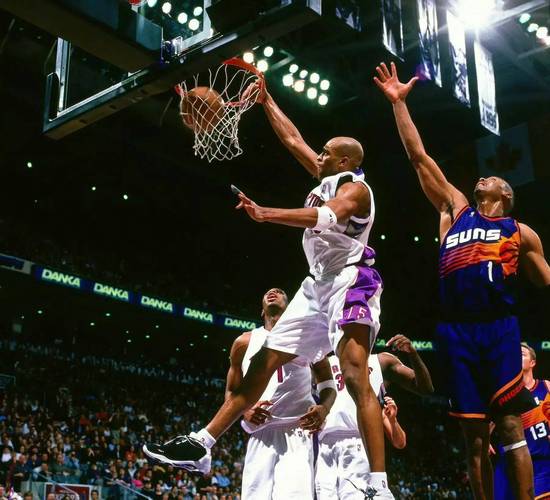 文斯·卡特退役了吗？看看这位传奇巨星的NBA生涯
