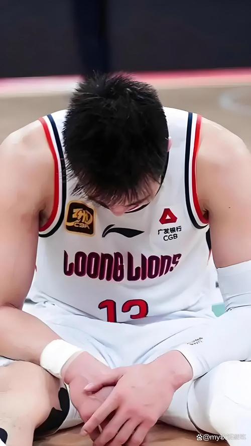 从争议到辉煌：细数郭艾伦被吐槽的那些事儿