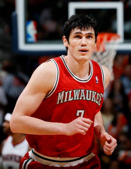 伊利亚索瓦是哪国人?揭秘NBA球星的国籍之谜