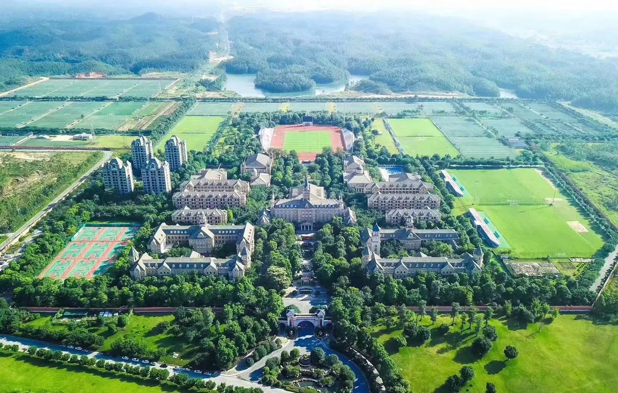恒大足球学校在哪里？清远恒大足校地址及交通指南详解