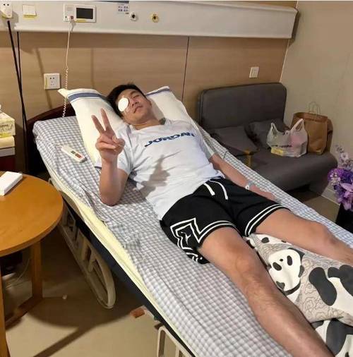 揭秘郭艾伦事件：受伤、回应及各方态度解读
