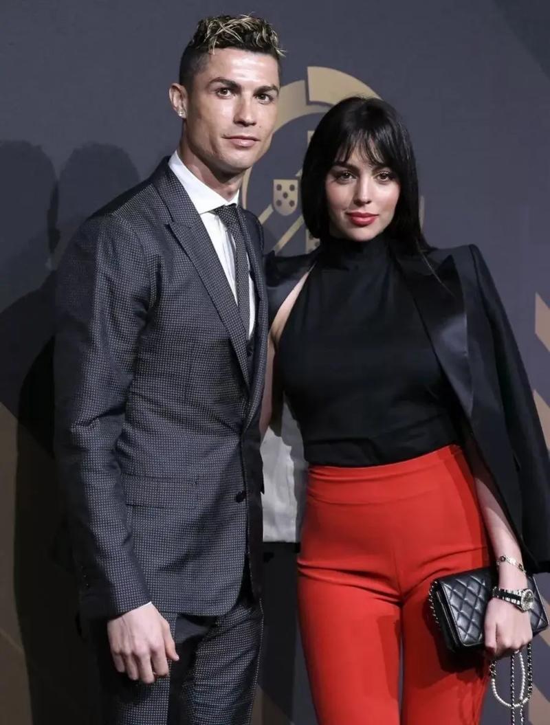 C罗看上乔治娜的秘密:是真爱还是另有隐情?