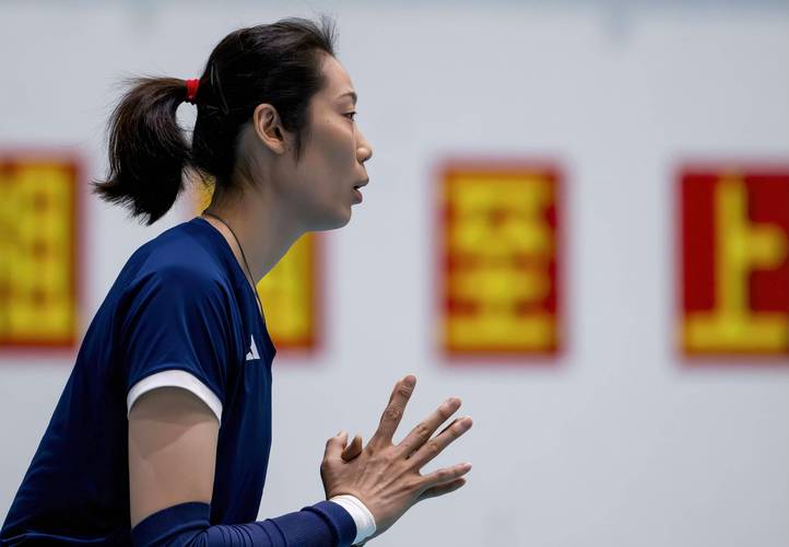 中国女排现在在哪里训练？最新动态及比赛行程安排