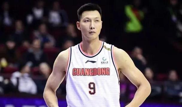 小龙堡突然退役,背后原因是什么?粉丝惋惜,真相待解