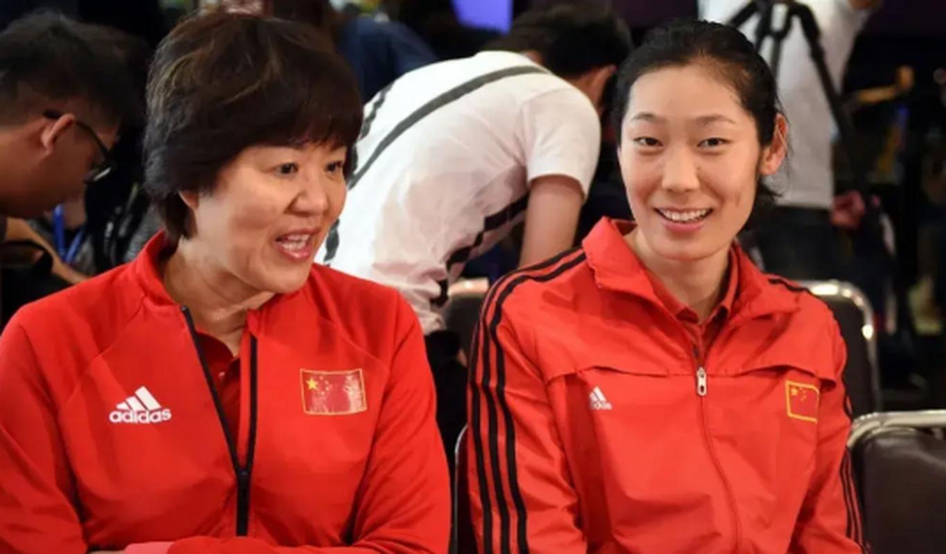 中国女排的骄傲：朱婷与郎平的非凡师徒情！
