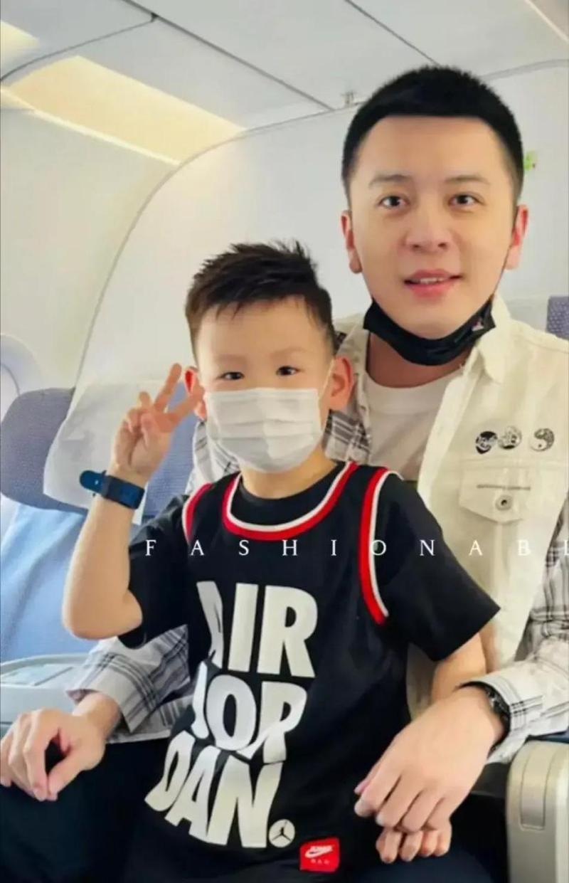 杨鸣妻子唐佳良的真实职业是什么？背后故事大揭秘