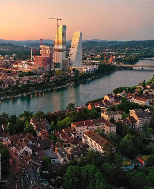 巴塞尔是哪个国家的?深度了解瑞士巴塞尔:人文风情与城市发展