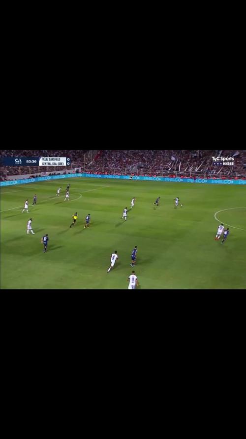 足球彩虹过人:这项高难度技巧究竟是谁首创的?