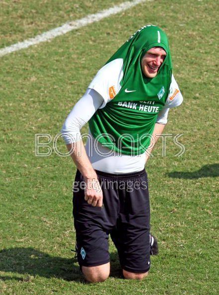 速度慢的默特萨克,是如何在绿茵场上立足的?