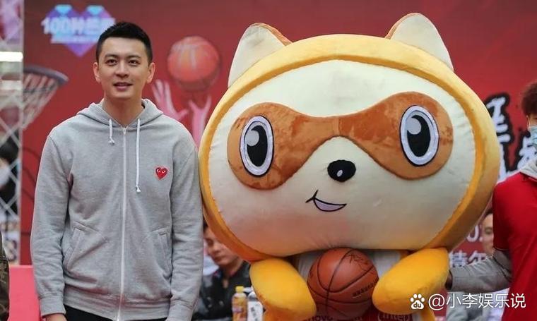 杨鸣妻子唐佳良的真实职业是什么？背后故事大揭秘