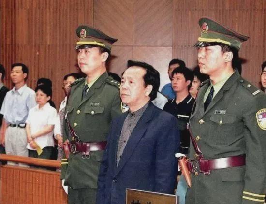 李铁现在执教情况如何?回顾李铁足球生涯及最新动态