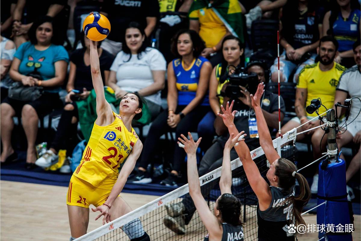 女排爆冷输球内幕:主攻无力,关键分丢太多?
