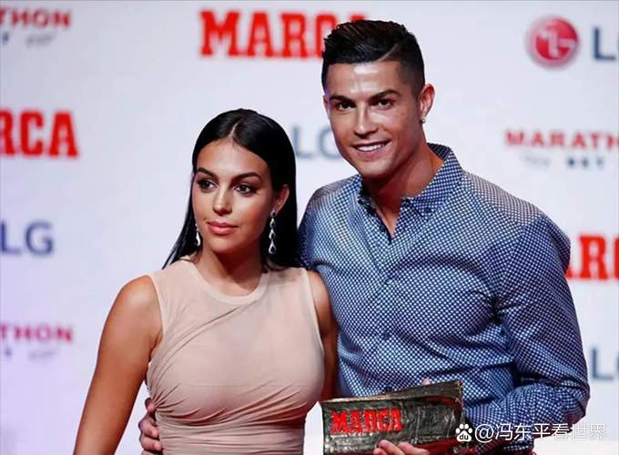 C罗几个孩子几个老婆？揭秘C罗的家庭生活！