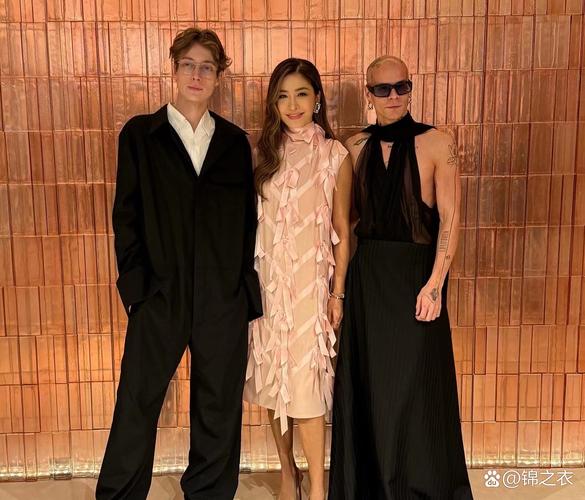 篮球巨星周琦老婆身价惊人？亿万富婆的低调生活