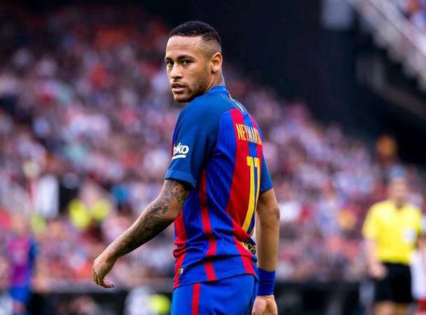 内马尔离开巴萨加盟巴黎:是高薪诱惑还是另有隐情?