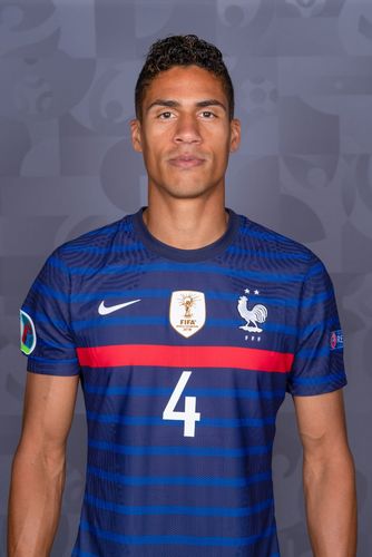 瓦拉内都穿过几号球衣？皇马曼联号码大盘点