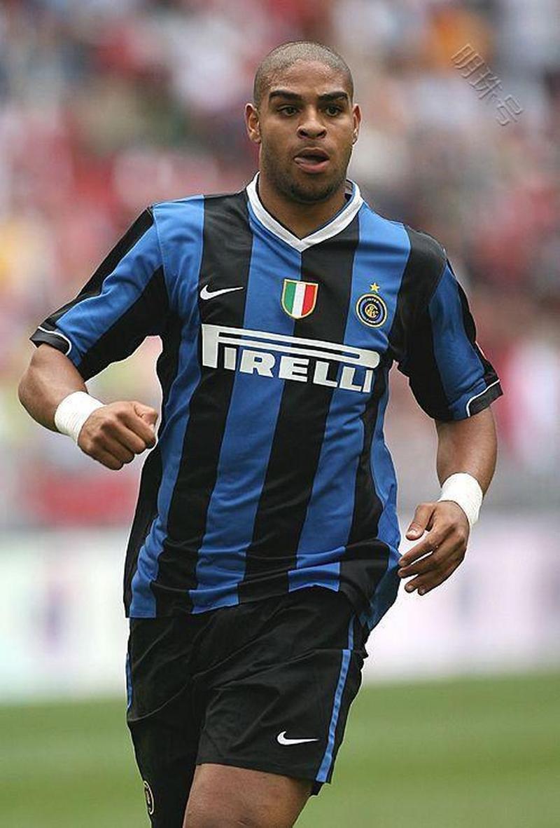 阿德里亚诺的足球生涯：他究竟达到了什么水平？