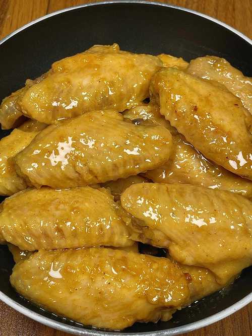 教你奥尔良鸡翅腌制技巧,鲜嫩多汁的秘诀都在这里