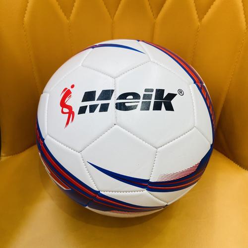 足球买什么材质的好?PU、PVC、真皮哪个更适合你?