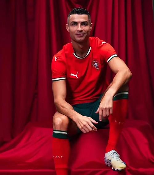 C罗是哪个国家的球员？揭秘C罗的国家队和俱乐部生涯