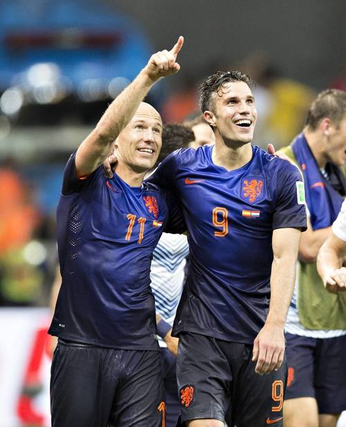 范佩西和罗本谁更厉害?巅峰时期实力大比拼!