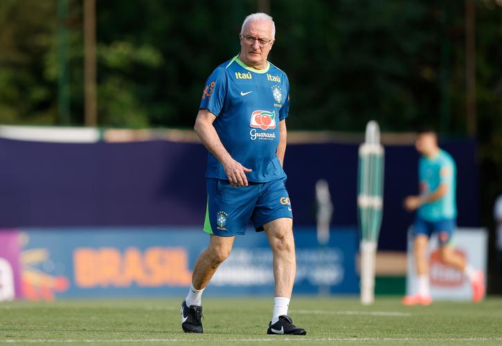 巴西足球队11号球员是谁?从过去到如今,带你了解这件球衣背后的故事!