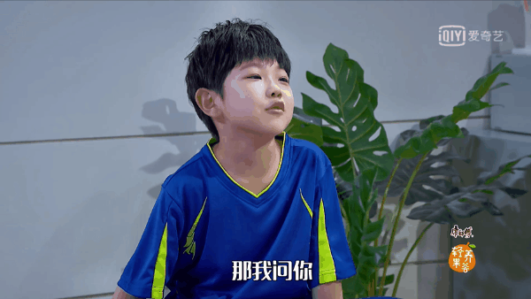 某东不踢球了？原来他去跳广场舞了！什么情况？