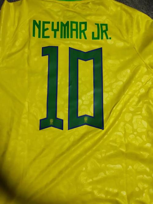 内马尔都穿过哪些球衣号码?这号码背后有什么故事?