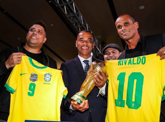 巴西足球队11号球员是谁?从过去到如今,带你了解这件球衣背后的故事!