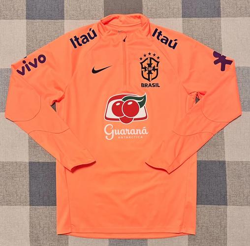 巴西足球队11号球员是谁?从过去到如今,带你了解这件球衣背后的故事!