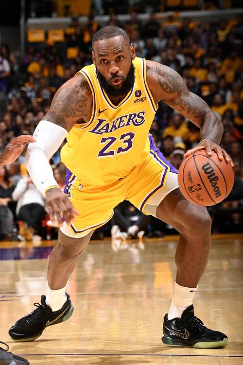 篮球巨星杜兰特真实身高几何？FIBA和NBA数据矛盾重重！