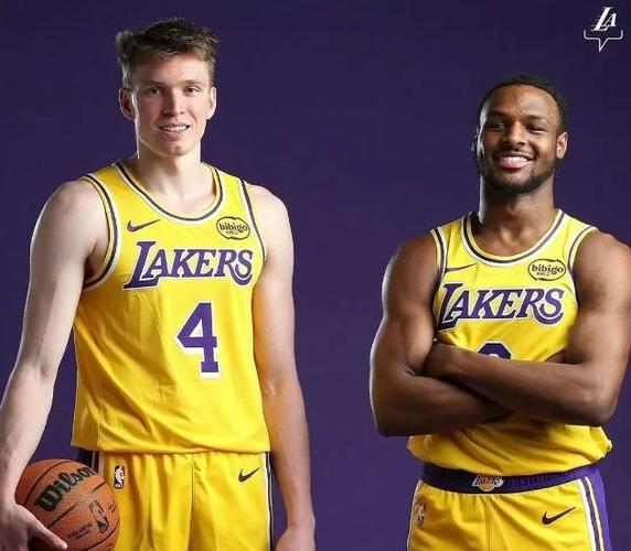 公牛和湖人哪个队更厉害?球迷投票来决定