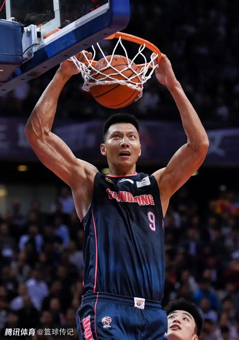 细数易建联的辉煌职业生涯，他的真实年龄是多少？