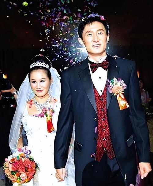 深扒杜锋第一任妻子：游泳冠军的背后故事
