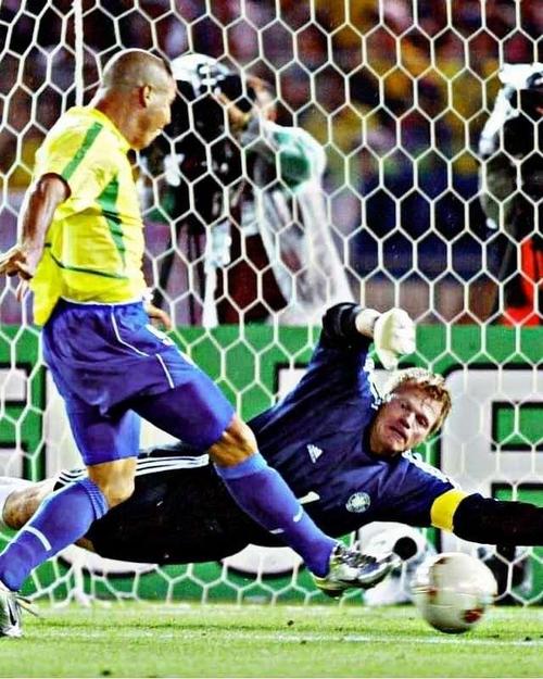 回顾02年世界杯：那些争议判罚有多黑？