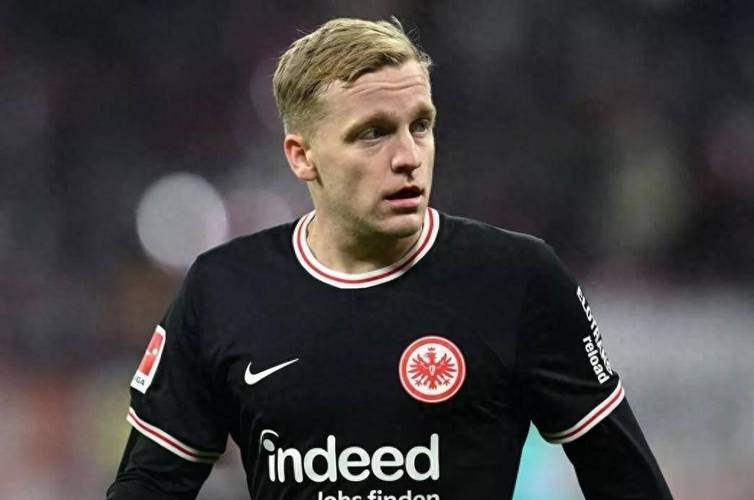 你知道范德贝克踢什么位置吗？他的职业生涯位置变迁