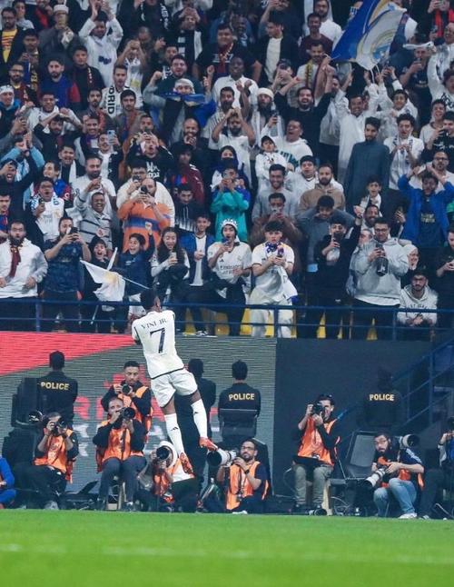 皇马夺得过几次西甲冠军？带你了解皇马西甲夺冠史！