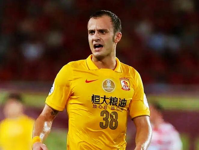 揭秘广州恒大队史上的那些著名前锋球员