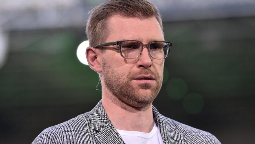 速度慢的默特萨克,是如何在绿茵场上立足的?