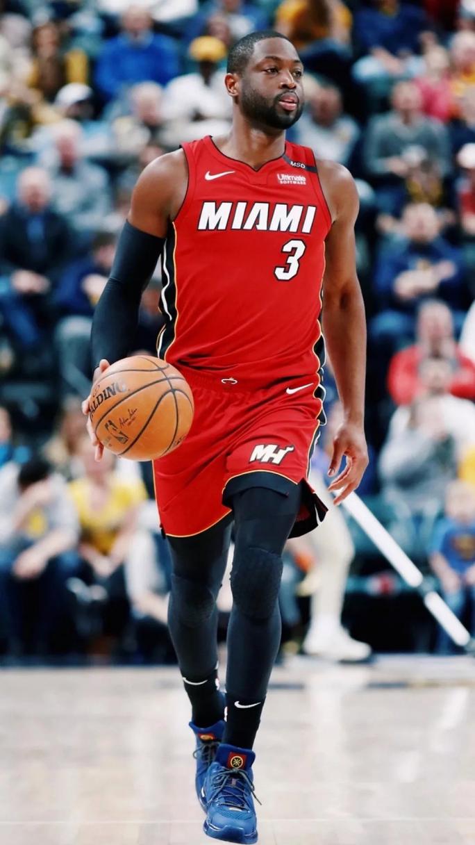 一起来看看NBA名人堂都有谁？致敬篮球界的传奇人物们！