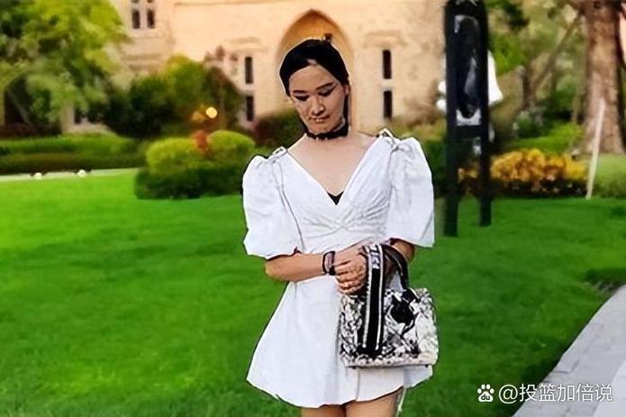 深扒杜锋第一任妻子：游泳冠军的背后故事