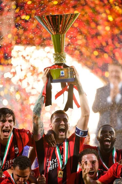 意甲冠军奖杯名字是什么？揭秘意甲联赛最高荣誉奖杯