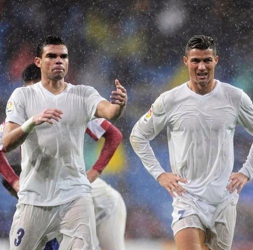 足球巨星佩佩和C罗:友谊的背后故事