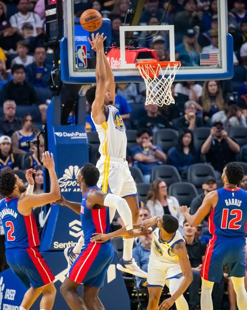 想看NBA比赛用哪个网站？推荐几个能看NBA直播的网站