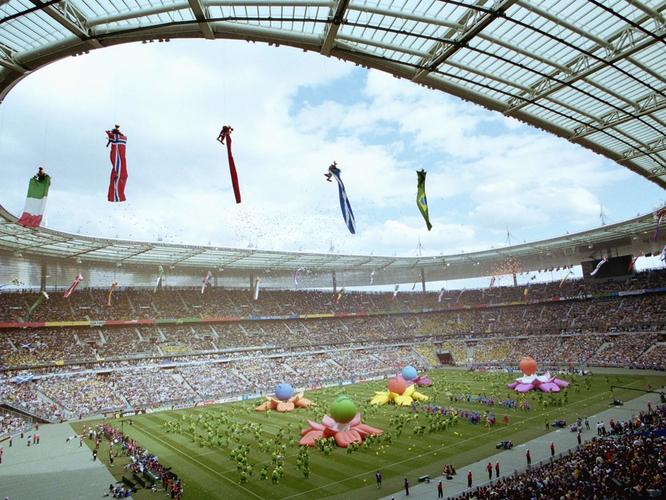 世界杯几年一次举办？四年一度的足球盛宴！