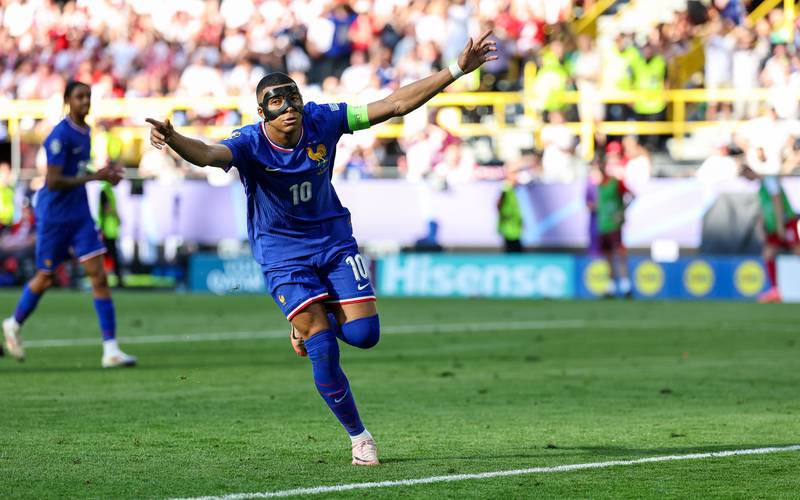 英格兰和法国巅峰对决，预测谁能最终取胜？