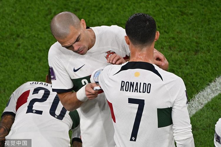 足球巨星佩佩和C罗:友谊的背后故事