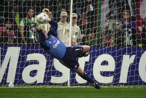 卡恩和诺伊尔谁是最佳门将？球迷心中的NO.1究竟是谁？